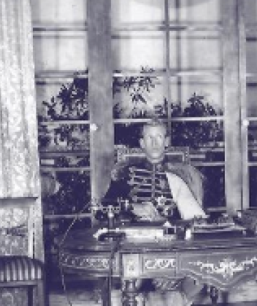 A image of Theatre Arts production of Queens Husband