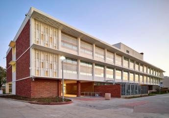 exterior of LACC Da Vinci Hall 