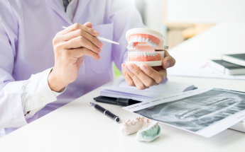 Removable complete dentures