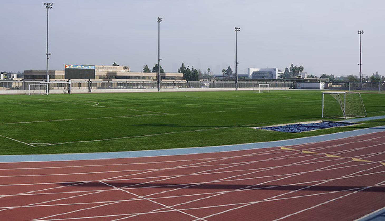 outdoor_soccer03.jpg